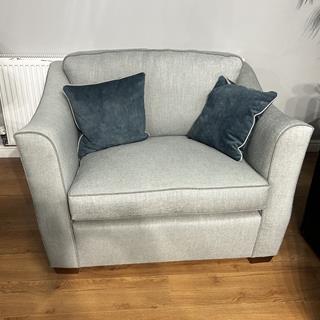 Jasper Love Chair
